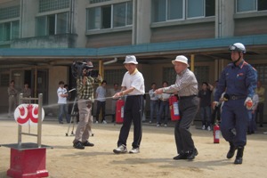 豊山小学校区自主防災会 防災訓練の写真